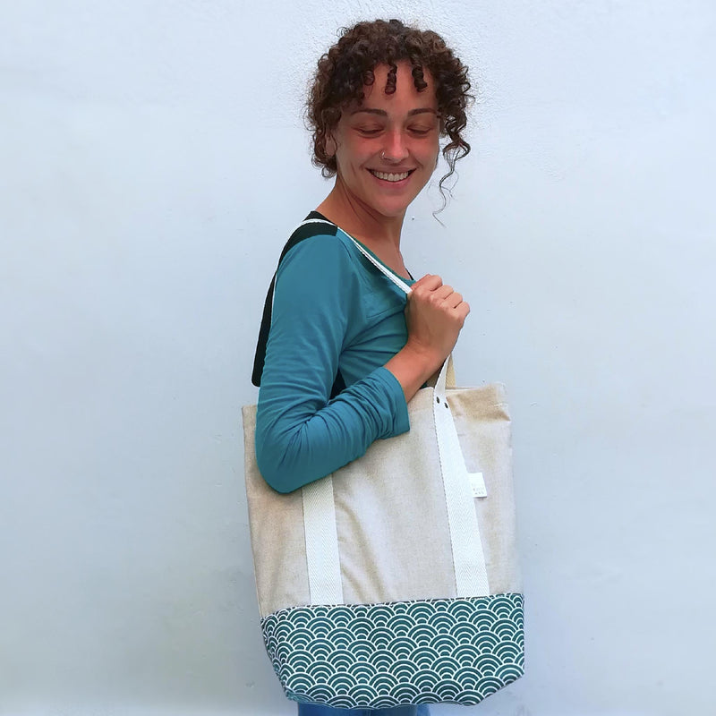 Bolso mediano de algodón con motivo japonés seigaiha de ondas · foto 3 de 3