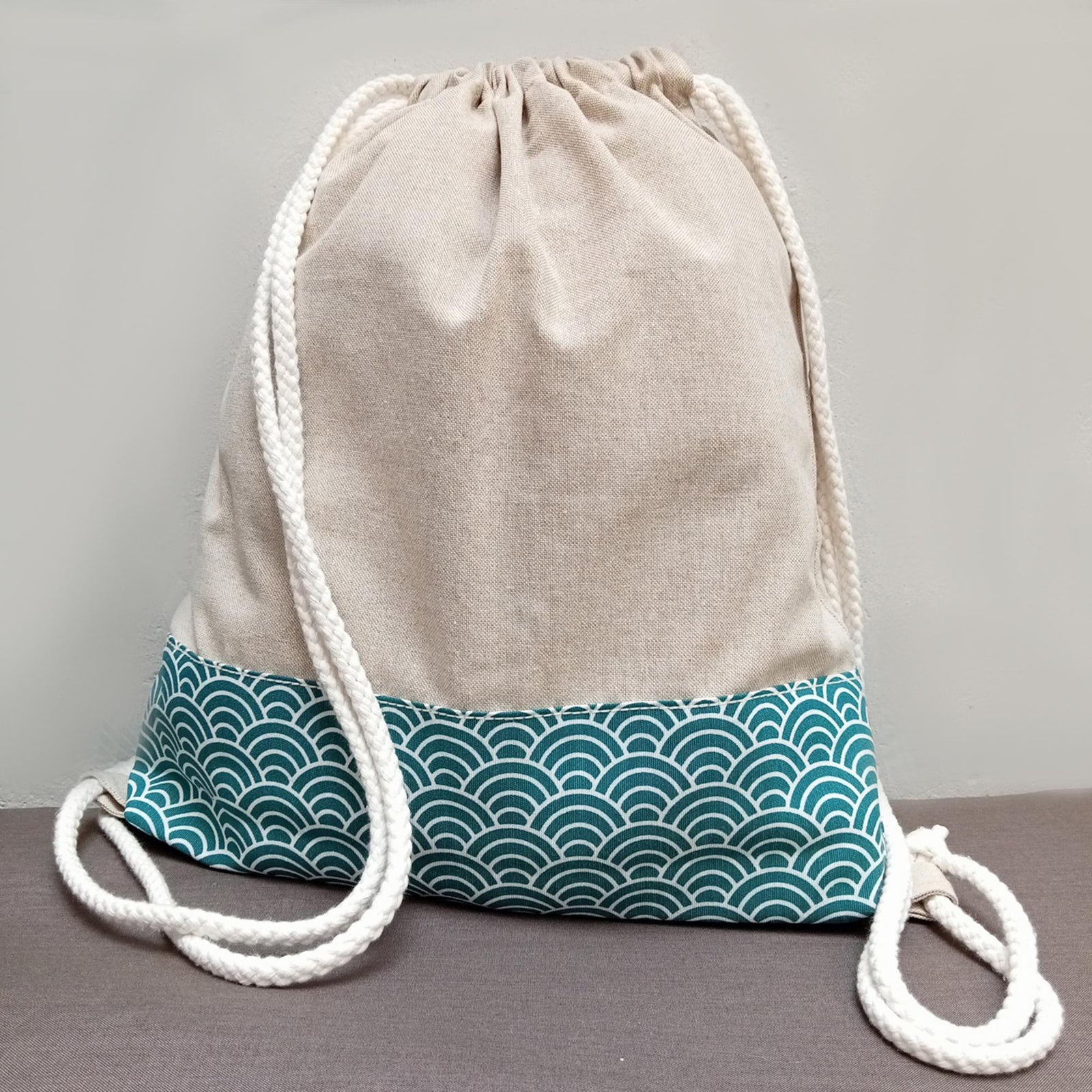 Mochila de cordones de algodón con estampado japonés de ondas · foto 3 de 4