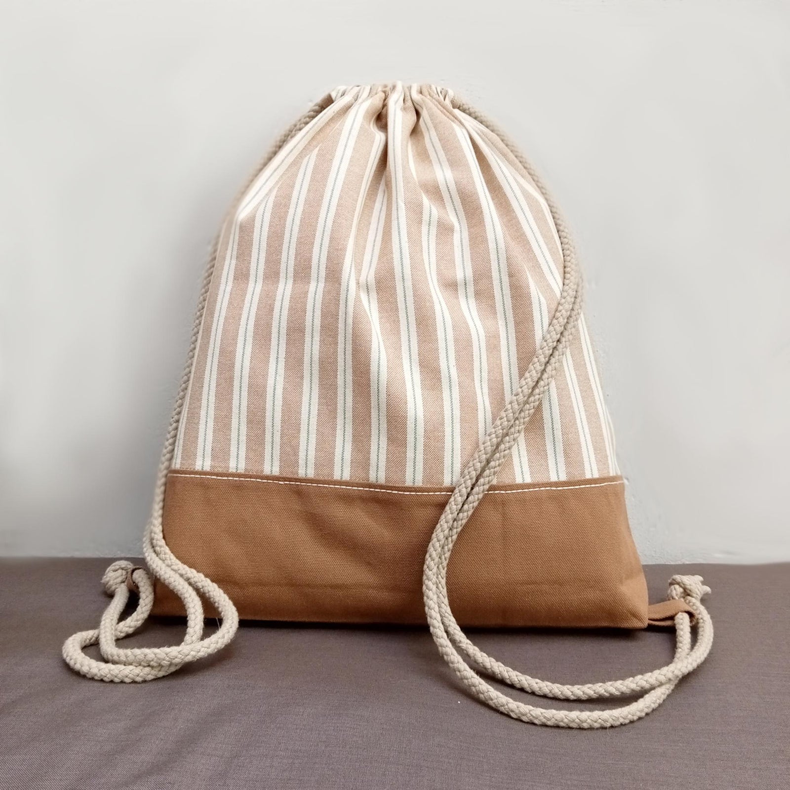 Mochila de cordones de algodón con tejido de rayas · foto 4 de 4